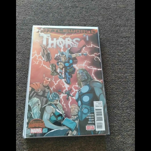 Comic Book Bundle of 8 - Picture 7 of 11